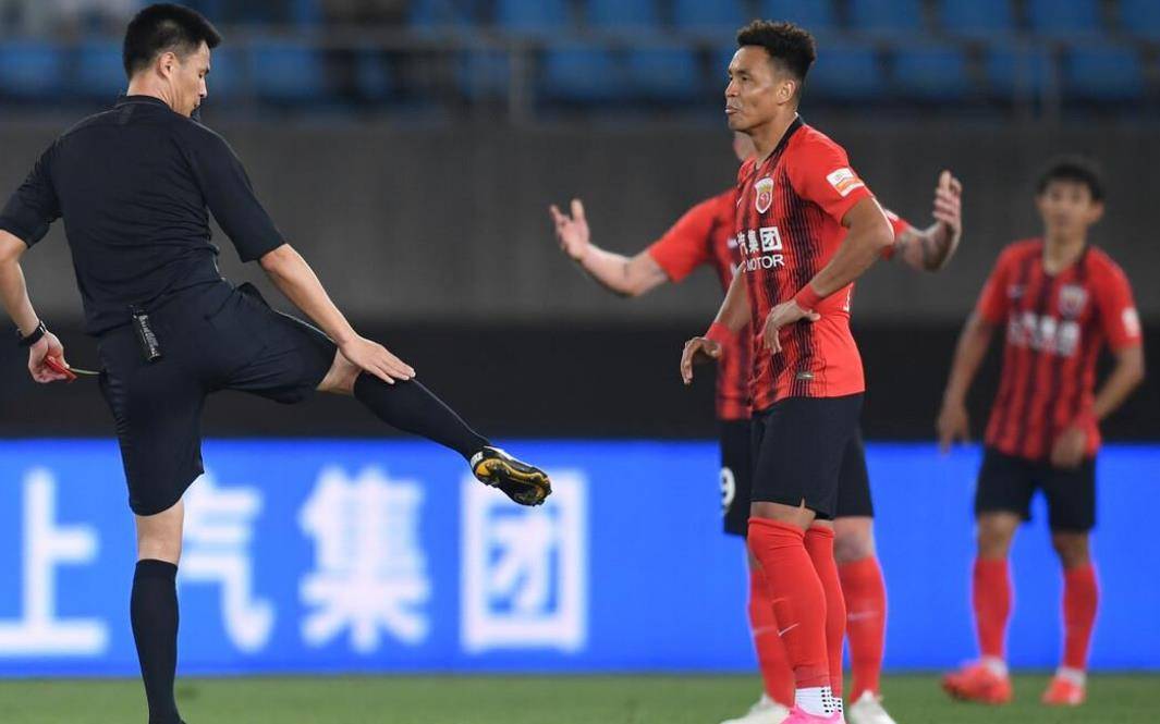 马赛中场因伤将缺席下一场比赛的简单介绍