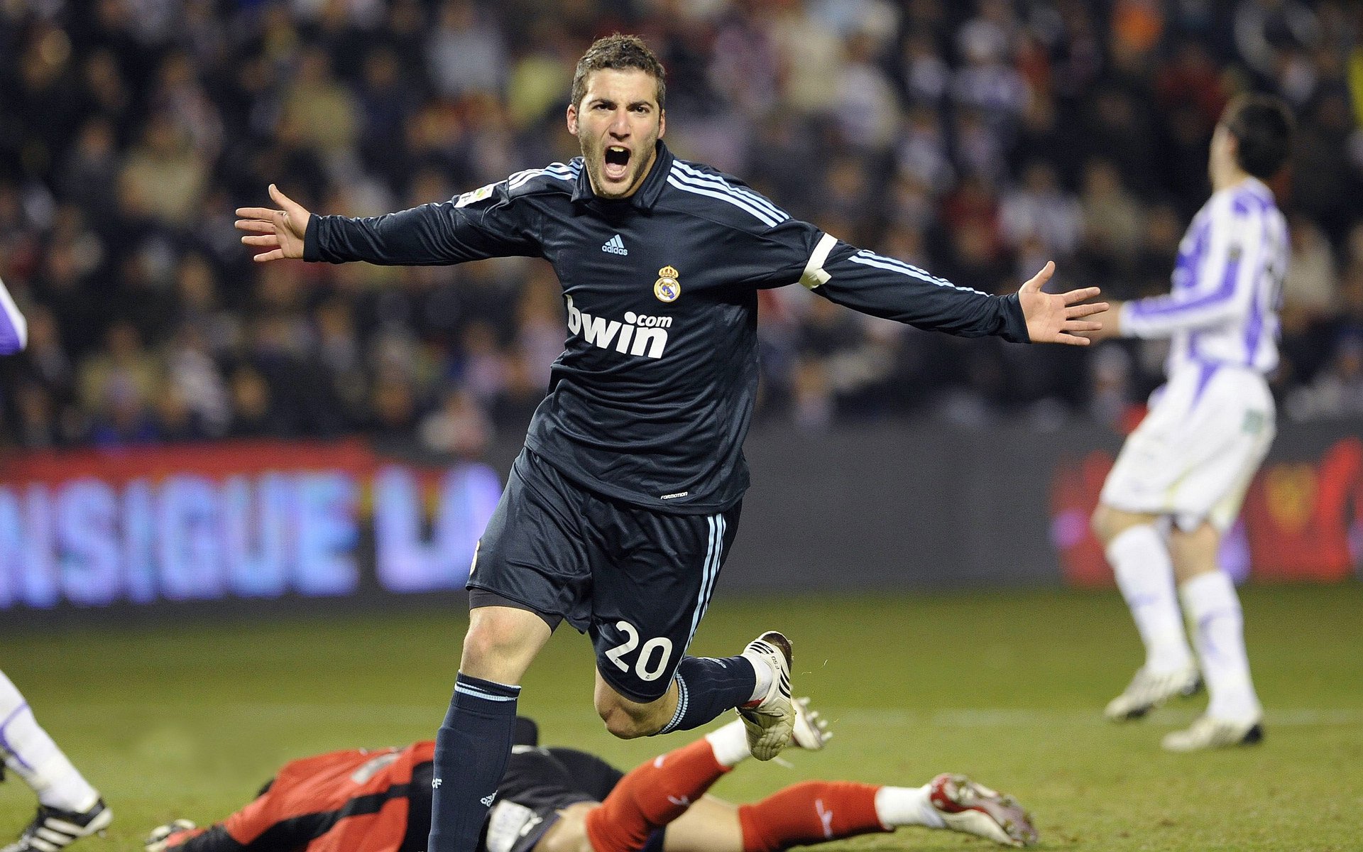 综合格斗最新战报！西班牙队迎战巴西队，主力缺阵，替补球员挺身而出